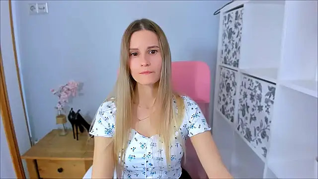 CatrinAmore online show from March 7, 7:26 am