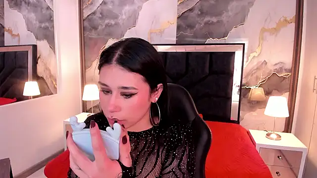 Snapshot of SusanVilla chatting on November 20, 7:36 pm SusanVilla online show from November 20, 7:36 pm