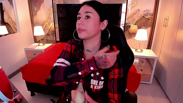 Snapshot of SusanVilla chatting on November 26, 7:36 pm SusanVilla online show from November 26, 7:36 pm