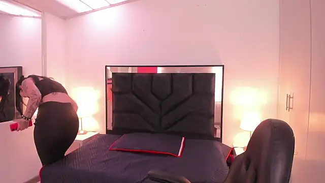 Snapshot of SusanVilla chatting on November 10, 7:41 pm SusanVilla online show from November 10, 7:41 pm