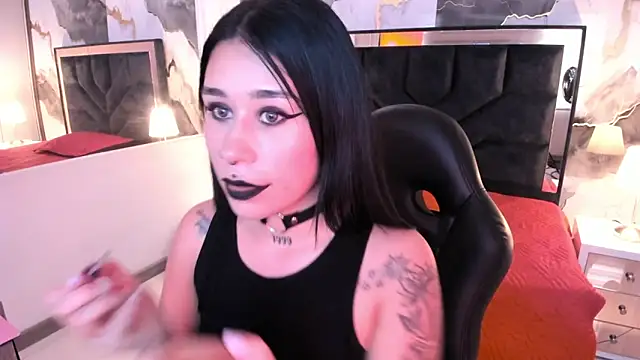 SusanVilla online show from May 8, 7:39 pm