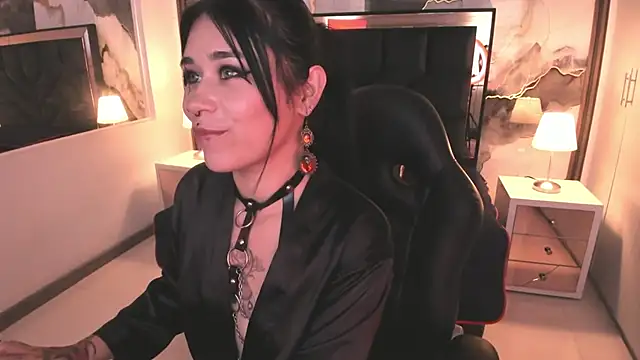 SusanVilla online show from May 14, 7:55 pm