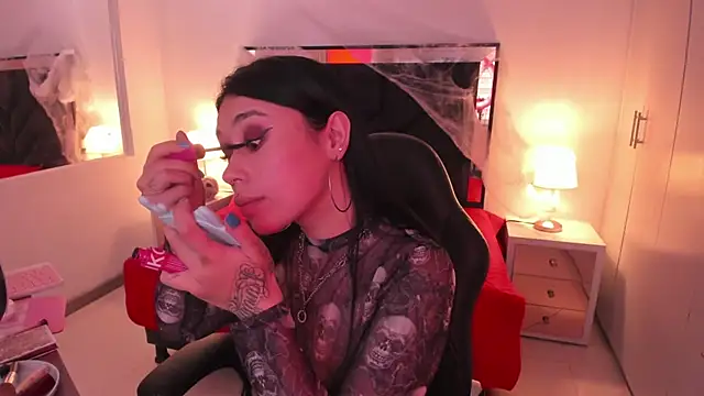 Snapshot of SusanVilla chatting on October 23, 7:34 pm SusanVilla online show from October 23, 7:34 pm