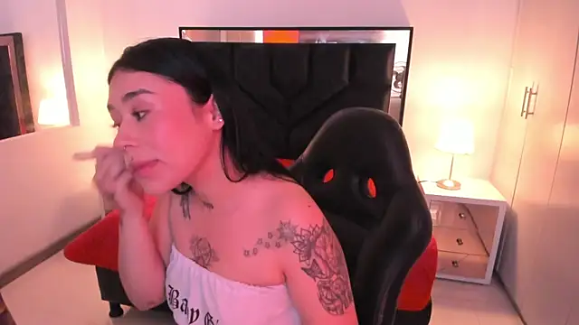 Snapshot of SusanVilla chatting on November 14, 7:39 pm SusanVilla online show from November 14, 7:39 pm