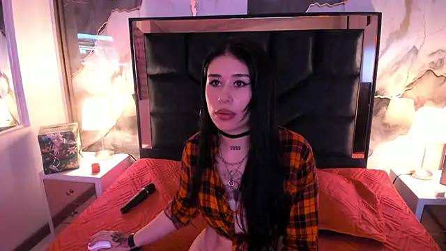 SusanVilla online show from December 21, 8:27 am