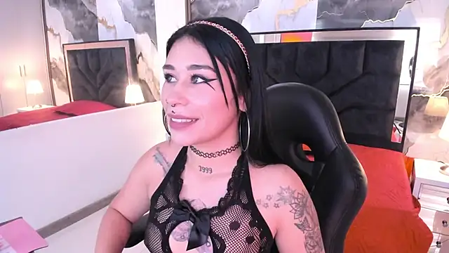 SusanVilla online show from May 9, 7:39 pm
