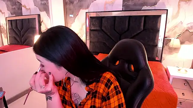 Snapshot of SusanVilla chatting on November 19, 7:36 pm SusanVilla online show from November 19, 7:36 pm