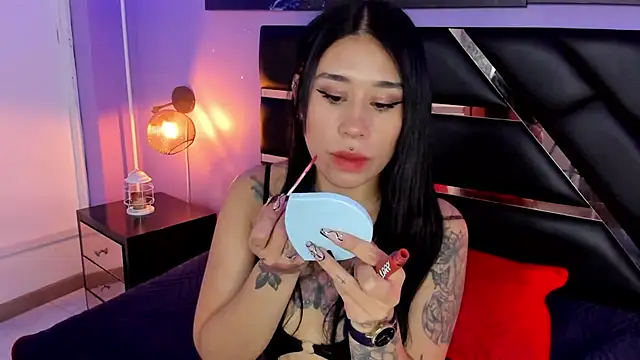 SusanVilla online show from June 4, 11:59 am