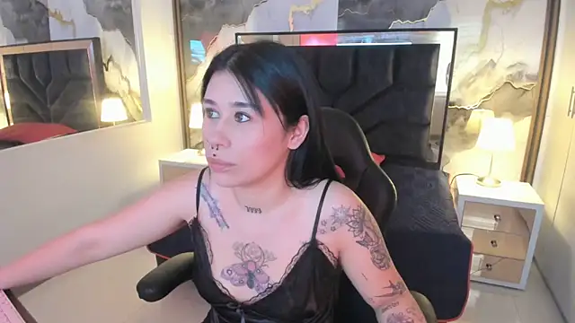 SusanVilla online show from March 3, 7:43 pm