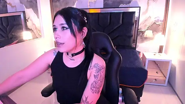 SusanVilla online show from March 16, 7:27 pm