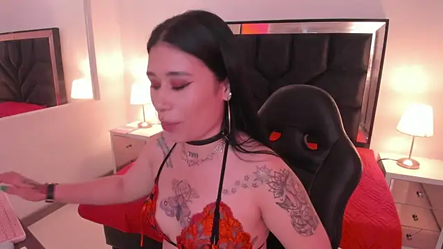 Snapshot of SusanVilla chatting on November 8, 7:50 pm SusanVilla online show from November 8, 7:50 pm