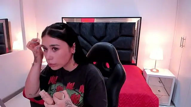 Snapshot of SusanVilla chatting on November 13, 7:40 pm SusanVilla online show from November 13, 7:40 pm