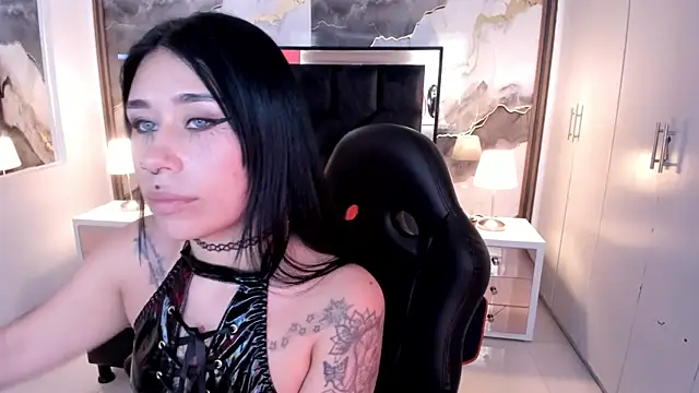 SusanVilla online show from May 11, 7:55 pm
