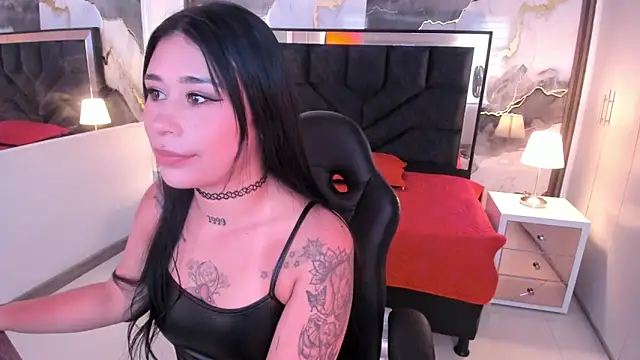 SusanVilla online show from March 28, 7:37 pm