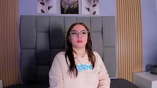 Kandyfrees  online show from January 15, 11:24 am