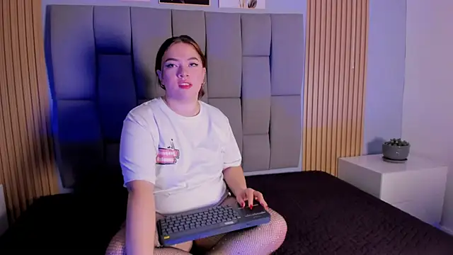 Kandyfrees  online show from December 18, 11:25 am