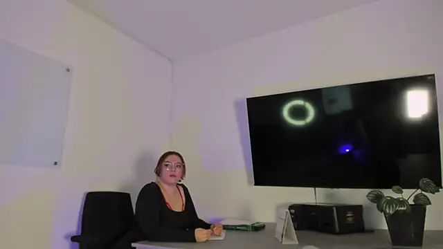 Kandyfrees  online show from January 10, 11:38 am