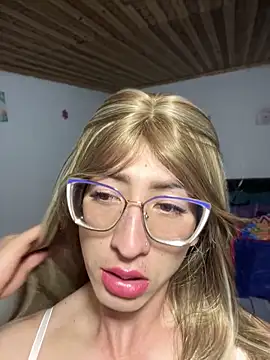 Snapshot of NICOLLE__12 chatting on November 20, 8:53 pm NICOLLE 12 online show from November 20, 8:53 pm