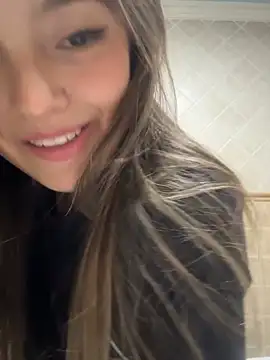 Snapshot of Miia_Millerr chatting on November 27, 4:57 am Miia Millerr online show from November 27, 4:57 am