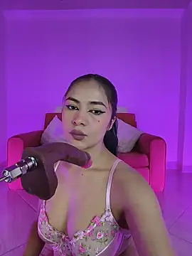 In-Ur-dreams online show from March 8, 7:50 pm