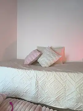 In-Ur-dreams online show from November 21, 4:28 pm