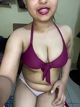 Snapshot of soniyaverma00 chatting on May 15, 8:29 pm soniyaverma00 online show from May 15, 8:29 pm