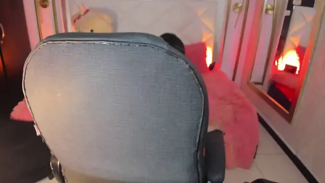 i kristi online show from February 25, 8:19 pm