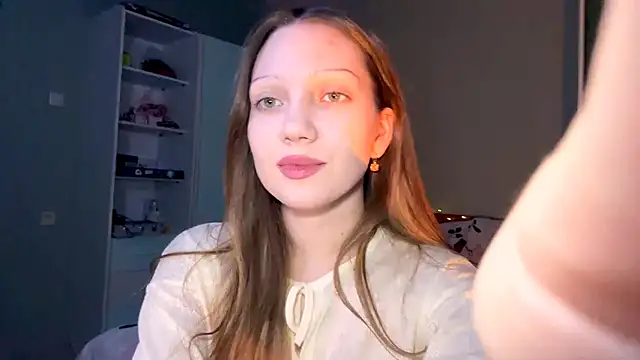EmiIyKitty online show from September 28, 8:05 pm