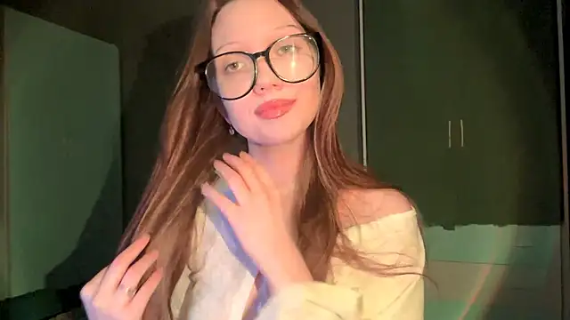 EmiIyKitty online show from November 9, 6:34 pm