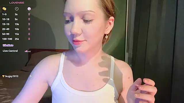 EmiIyKitty online show from November 22, 8:29 pm