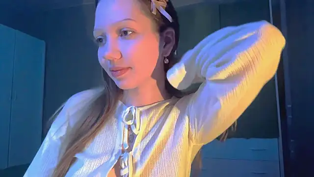 EmiIyKitty online show from October 5, 7:37 pm