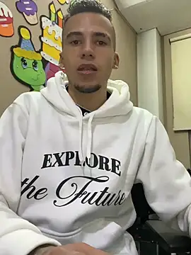 Snapshot of wiland_hot23 chatting on November 12, 4:05 am wiland hot23 online show from November 12, 4:05 am