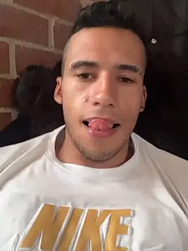 Snapshot of wiland_hot23 chatting on October 12, 3:57 pm wiland hot23 online show from October 12, 3:57 pm