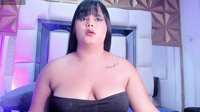 violet milleer online show from December 3, 7:13 pm