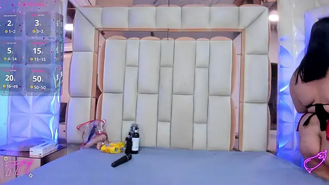 violet milleer online show from April 10, 7:32 pm