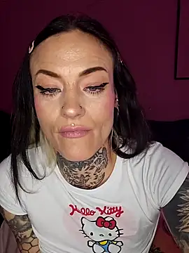 Snapshot of Peach420live chatting on March 10, 11:20 pm Peach420live online show from March 10, 11:20 pm