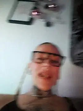 Snapshot of Peach420live chatting on December 3, 9:14 pm Peach420live online show from December 3, 9:14 pm