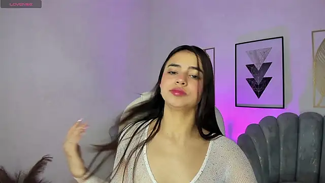 zharaa fox online show from February 1, 5:38 am