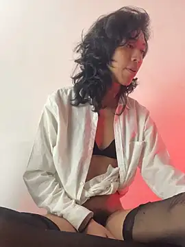 MadamLeRouge online show from March 6, 2:56 pm