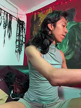 MadamLeRouge online show from March 13, 2:55 pm