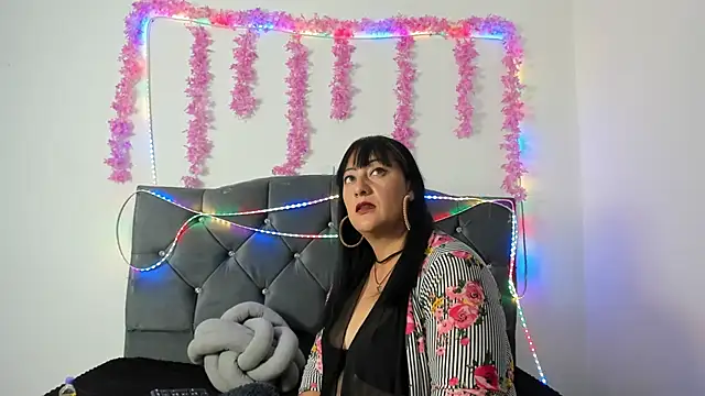 Sasha Smith4 online show from October 2, 8:45 pm