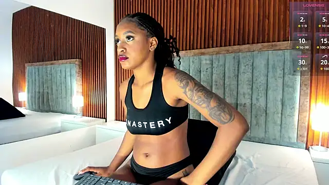 AmaraFierce online show from November 13, 12:31 pm