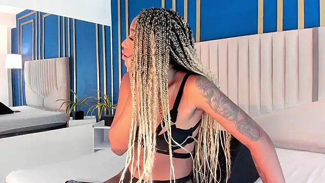 AmaraFierce online show from November 28, 11:32 am