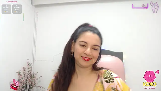Snapshot of astrolover_ chatting on October 13, 12:12 am astrolover online show from October 13, 12:12 am