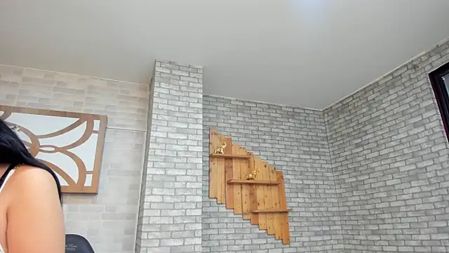 Snapshot of Alisonn_Doll chatting on November 29, 12:05 pm Alisonn Doll online show from November 29, 12:05 pm