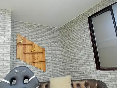 Snapshot of Alisonn_Doll chatting on November 13, 12:09 pm Alisonn Doll online show from November 13, 12:09 pm