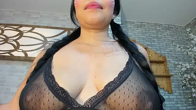 Alisonn Doll online show from February 9, 7:45 pm