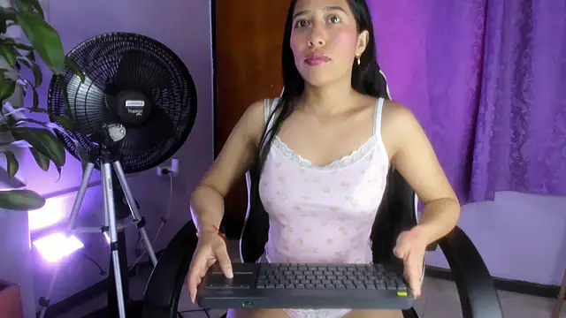 Amelia Rivas online show from February 3, 6:57 pm