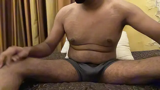 Snapshot of curvybiggasss chatting on November 27, 7:47 pm curvybiggasss online show from November 27, 7:47 pm