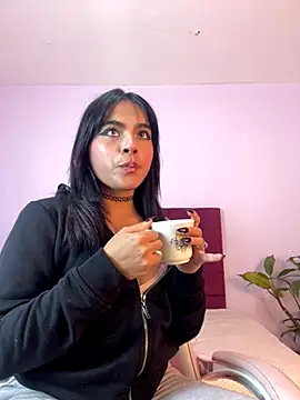 Veeronica  online show from October 14, 9:25 pm